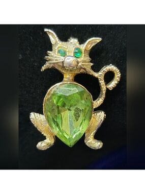 Vintage DODDS Cat Kitten Brooch with Green Rhinestones in Gold Tone Signed Pin